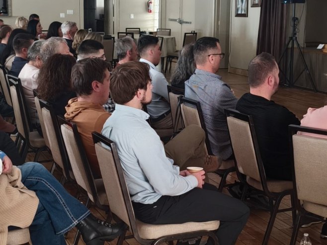 "Свједок" у Фениксу - снажно свједочанство које повезује српску дијаспору у Америци "Свједок" у Фениксу - снажно свједочанство које повезује српску дијаспору у Америци