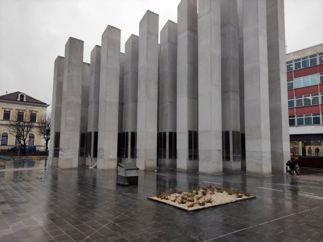 Централно спомен обиљежје Бањалука Централно спомен обиљежје Бањалука - Фото: СРНА