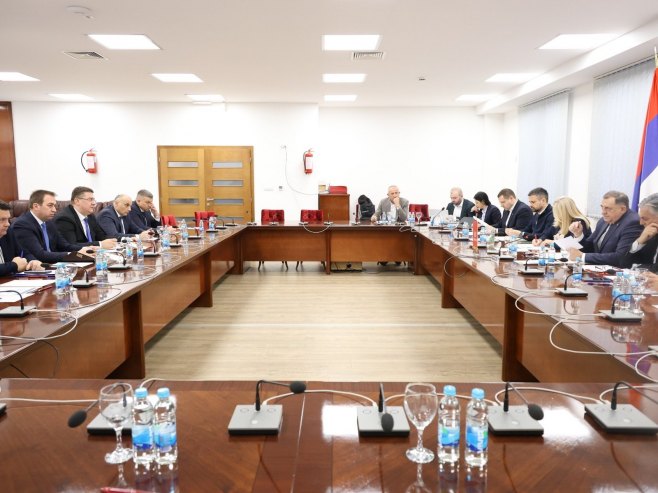 Састанак владајуће коалиције Састанак владајуће коалиције - Фото: ZIPAPHOTO/Borislav Zdrinja