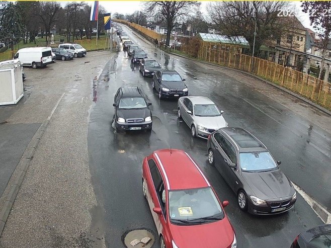 Дужа чекања на више граничних прелаза на улазу у БиХ Дужа чекања на више граничних прелаза на улазу у БиХ