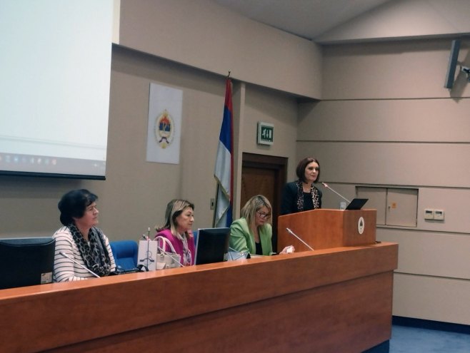 Скупштина Републичке организације породица заробљених, погинулих бораца и несталих цивила Скупштина Републичке организације породица заробљених, погинулих бораца и несталих цивила - Фото: СРНА