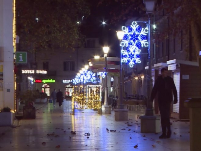 Требиње одише празничним шармом - капацитети већ попуњени (ВИДЕО) Требиње одише празничним шармом - капацитети већ попуњени (ВИДЕО)
