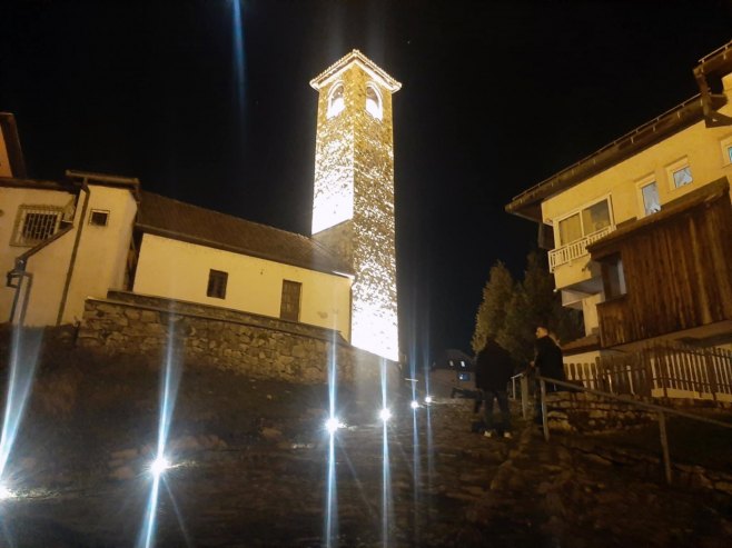 Сат-кула и два моста на Ћехотини засијали у пуној љепоти (ФОТО/ВИДЕО) Сат-кула и два моста на Ћехотини засијали у пуној љепоти (ФОТО/ВИДЕО)