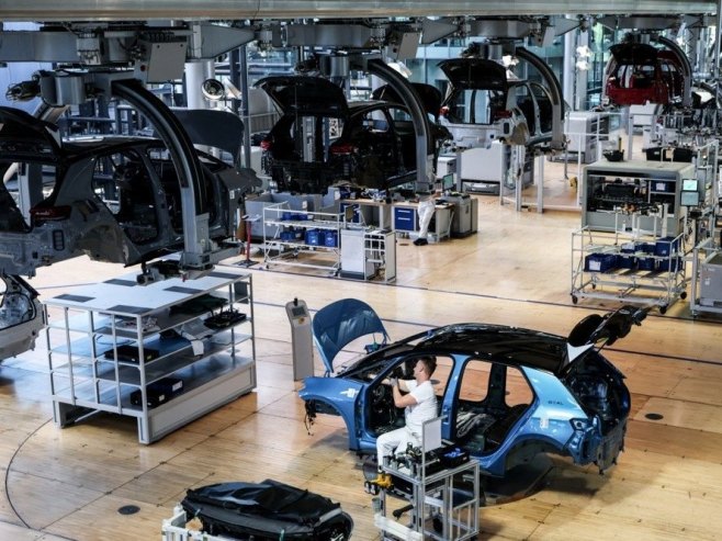 Њемачка индустрија (фото: EPA/FILIP SINGER - иустрација) Њемачка индустрија (фото: EPA/FILIP SINGER - иустрација) -