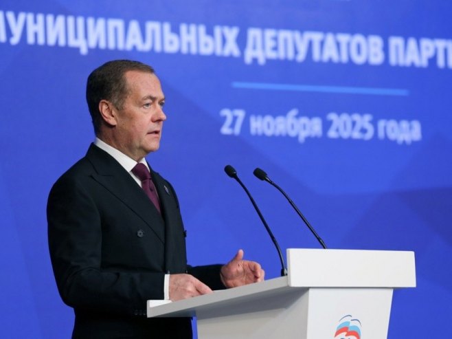 Дмитриј Медведев (фото: архива - EPA/EKATERINA SHTUKINA/ SPUTNIK/GOVERNMENT PRESS SERVICE / POOL) Дмитриј Медведев (фото: архива - EPA/EKATERINA SHTUKINA/ SPUTNIK/GOVERNMENT PRESS SERVICE / POOL) -