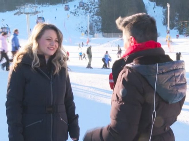 Сви капацитети у Палама и Источном Новом Сарајеву попуњени до посљедњег мјеста (ВИДЕО) Сви капацитети у Палама и Источном Новом Сарајеву попуњени до посљедњег мјеста (ВИДЕО)