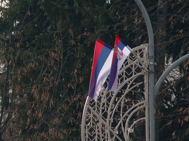 Заставе Српске и Србије Заставе Српске и Србије - Фото: РТРС