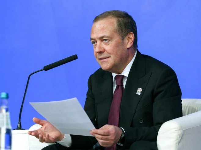 Дмитриј Медведев (фото: EPA/EKATERINA SHTUKINA) Дмитриј Медведев (фото: EPA/EKATERINA SHTUKINA) -