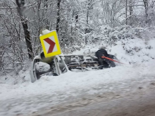 Саобраћајна незгода на улазу у Мркоњић Град Саобраћајна незгода на улазу у Мркоњић Град - Фото: РТРС