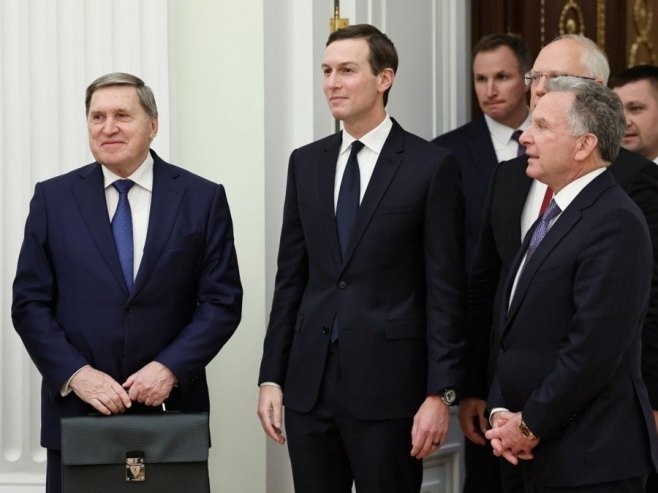 Преговори (фото: EPA/ALEXANDER KAZAKOV) Преговори (фото: EPA/ALEXANDER KAZAKOV) -