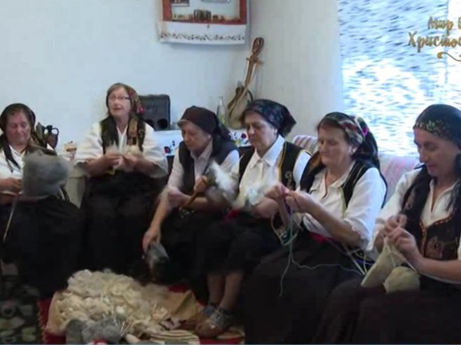 Чланице Удружења "Митровданак" Чланице Удружења "Митровданак" - Фото: РТРС