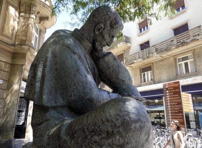 Теслин споменик у Загребу (Фото: EPA/ANTONIO BAT) Теслин споменик у Загребу (Фото: EPA/ANTONIO BAT) -