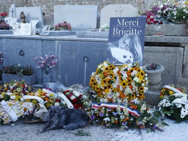 Сахрањена Брижит Бардо (Фото: EPA/SEBASTIEN NOGIER) Сахрањена Брижит Бардо (Фото: EPA/SEBASTIEN NOGIER) -