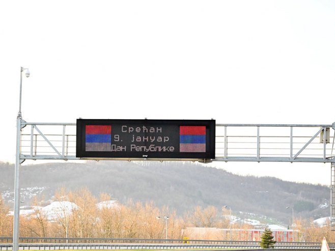 "Живјеће огњиште" на ауто-путевима у Републици Српској "Живјеће огњиште" на ауто-путевима у Републици Српској - Фото: СРНА