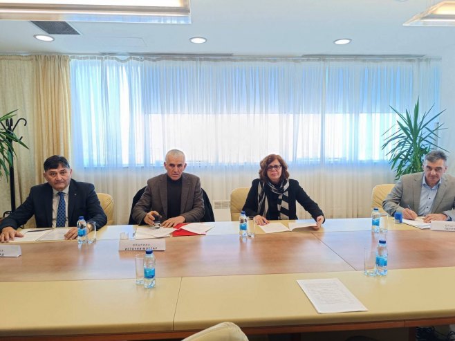 Потписивање уговора Потписивање уговора - Фото: РТРС