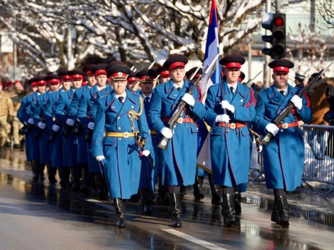 Свечани дефиле поводом Дана Републике Свечани дефиле поводом Дана Републике - Фото: Уступљена фотографија