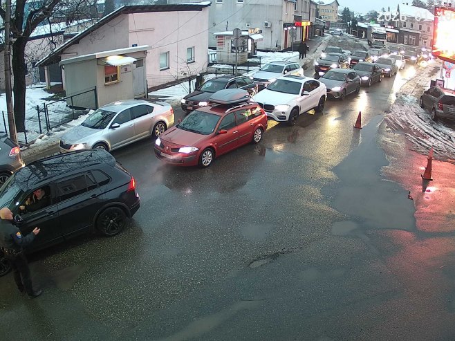 Гранични прелаз Градишка (фото: hams-rs.com) Гранични прелаз Градишка (фото: hams-rs.com) -