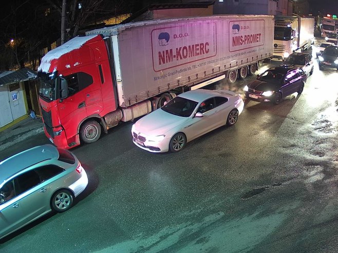 Гранични прелаз Градишка (фото: ams-rs.com) Гранични прелаз Градишка (фото: ams-rs.com) -