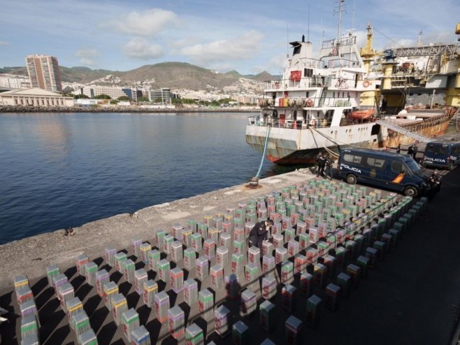 Рекордна запљена кокаина у Шпанији (фото: EPA/RAMON DE LA ROCHA) Рекордна запљена кокаина у Шпанији (фото: EPA/RAMON DE LA ROCHA) -