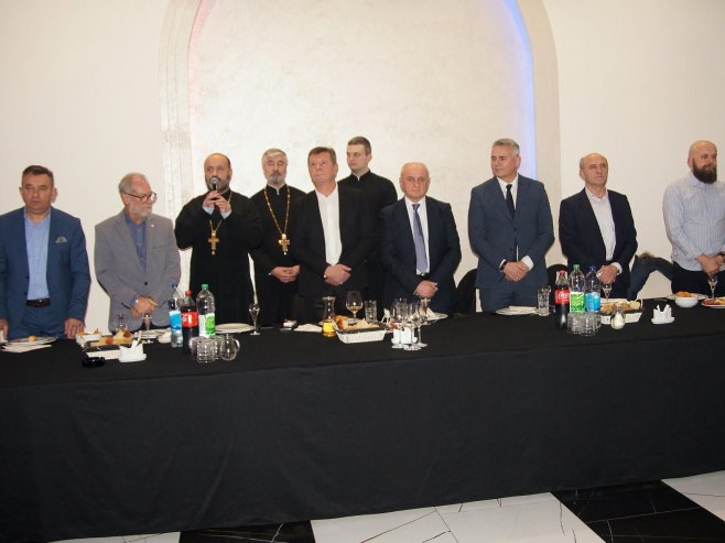 Петар Ђокић присуствовао обиљежавању крсне славе ЈУ Болница у Брчком Петар Ђокић присуствовао обиљежавању крсне славе ЈУ Болница у Брчком - Фото: Уступљена фотографија