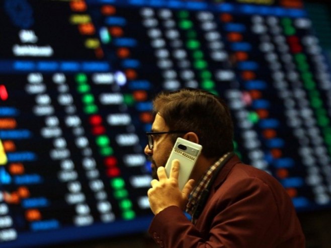 Берза (Фото: EPA/REHAN KHAN, илустрација) Берза (Фото: EPA/REHAN KHAN, илустрација) -