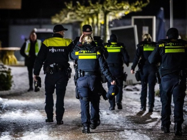 Полиција Холандије (Фото: EPA/ROB ENGELAAR) Полиција Холандије (Фото: EPA/ROB ENGELAAR) -