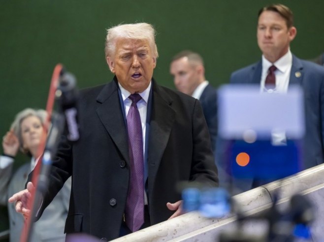 Доналд Трамп (фото: EPA/LAURENT GILLIERON) Доналд Трамп (фото: EPA/LAURENT GILLIERON) -