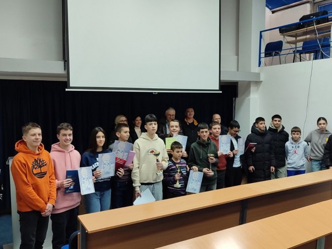Такмичење младих математичара Сарајевско-романијске регије Такмичење младих математичара Сарајевско-романијске регије - Фото: СРНА