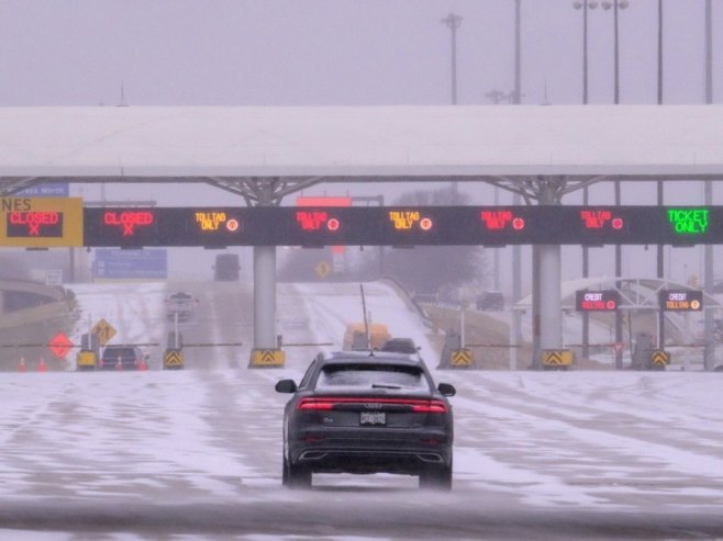 Зимска олуја у Америци (Фото: EPA/JEROME MIRON) Зимска олуја у Америци (Фото: EPA/JEROME MIRON) -
