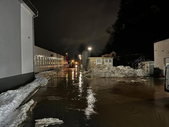 Бујичне воде (Фото: facebook.com/OpstinaIstocnaIlida) Бујичне воде (Фото: facebook.com/OpstinaIstocnaIlida) -