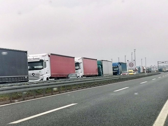 Протест превозника Протест превозника - Фото: РТРС