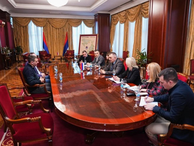 Саво Минић са представницима мљекара Саво Минић са представницима мљекара - Фото: Уступљена фотографија