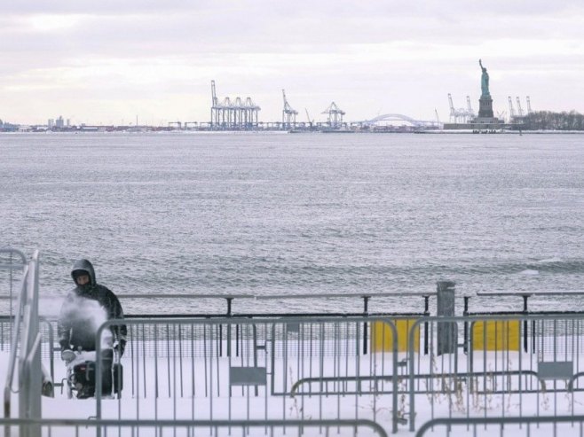 Сњежна олуја у САД-у (Фото: EPA/SARAH YENESEL, илустрација) Сњежна олуја у САД-у (Фото: EPA/SARAH YENESEL, илустрација) -