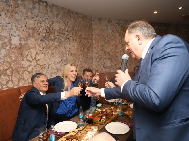 СНСД прослава СНСД прослава - Фото: ZIPAPHOTO/Borislav Zdrinja