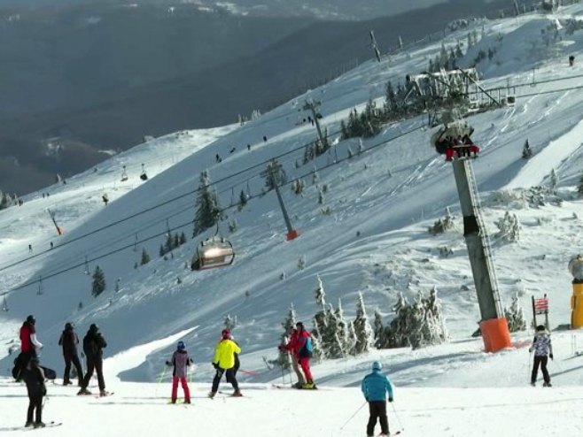 Нове падавине унаприједиле услове на стазама ОЦ Јахорина Нове падавине унаприједиле услове на стазама ОЦ Јахорина