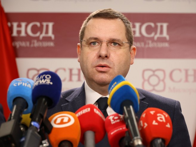 Радован Ковачевић на конференција за новинаре Радован Ковачевић на конференција за новинаре - Фото: ZIPAPHOTO/Borislav Zdrinja