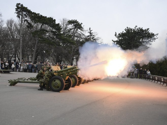 Почасна паљба изведена на Калемегдану поводом Дана државности Републике Србије Почасна паљба изведена на Калемегдану поводом Дана државности Републике Србије