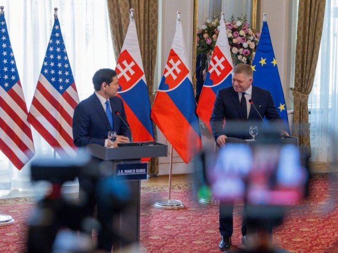 Марко Рубио и Роберт Фицо (фото: EPA/DOMINIKA KORTVELYESIOVA) Марко Рубио и Роберт Фицо (фото: EPA/DOMINIKA KORTVELYESIOVA) -