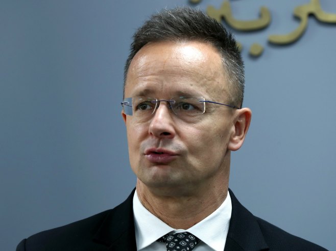 Петер Сијарто (Фото: EPA/WAEL HAMZEH ) Петер Сијарто (Фото: EPA/WAEL HAMZEH ) -