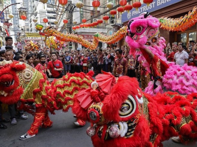 Дочек кинеске Нове године (фото: EPA/ROLEX DELA PENA) Дочек кинеске Нове године (фото: EPA/ROLEX DELA PENA) -