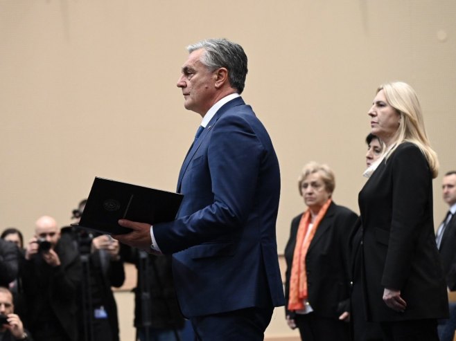 Каран полаже заклетву (фото: x.com/Cvijanovic_Z) Каран полаже заклетву (фото: x.com/Cvijanovic_Z) -