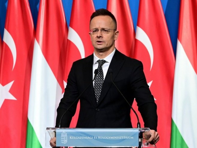 Петер Сијарто (ФОТО: EPA/ATTILA KOVACS HUNGARY OUT) Петер Сијарто (ФОТО: EPA/ATTILA KOVACS HUNGARY OUT) -