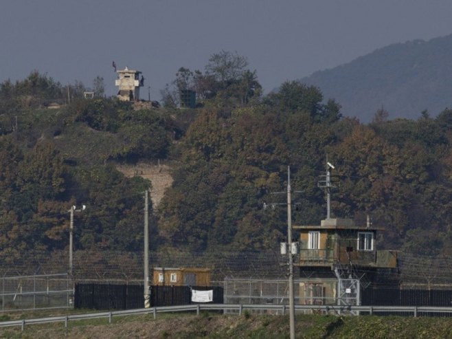 Сјеверна Кореја граница (фото: EPA/JEON HEON-KYUN) Сјеверна Кореја граница (фото: EPA/JEON HEON-KYUN) -