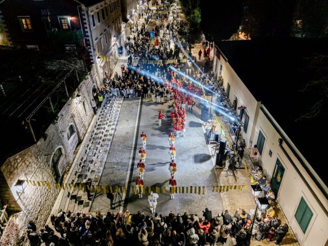 Празник мимозе у Херцег Новом Празник мимозе у Херцег Новом - Фото: СРНА