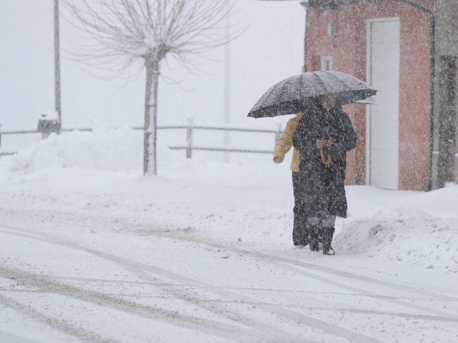 Сњежно невријеме (Фото: EPA/Eliseo Trigo/илустрација) Сњежно невријеме (Фото: EPA/Eliseo Trigo/илустрација) -