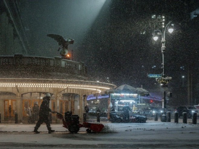 Јак снијег у САД (Фото: EPA/OLGA FEDOROVA) Јак снијег у САД (Фото: EPA/OLGA FEDOROVA) -