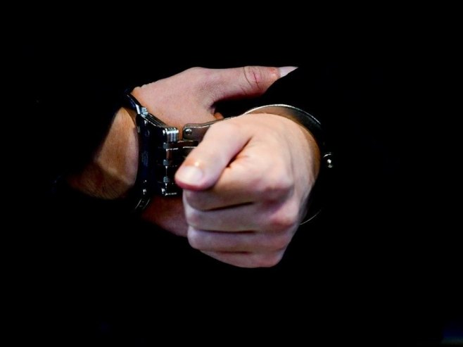 Хапшење (Фото: EPA/FILIP SINGER, илустрација) Хапшење (Фото: EPA/FILIP SINGER, илустрација) -