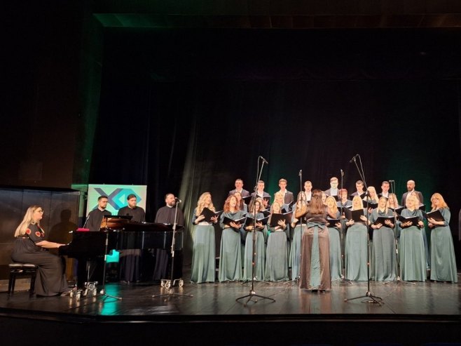 Херцеговачки византијски хор и Градски хор Трибуниа из Требиња наступили на Празнику мимозе (ВИДЕО) Херцеговачки византијски хор и Градски хор Трибуниа из Требиња наступили на Празнику мимозе (ВИДЕО)