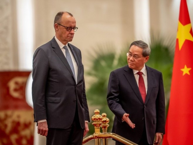 Мерц у Пекингу (Фото: EPA/Michael Kappeler) Мерц у Пекингу (Фото: EPA/Michael Kappeler) -