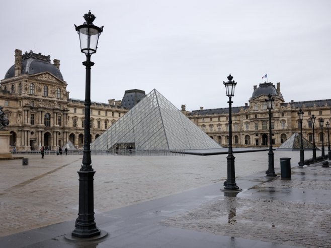 Макрон ће данас именовати нове директоре музеја Орсе и Лувр Макрон ће данас именовати нове директоре музеја Орсе и Лувр